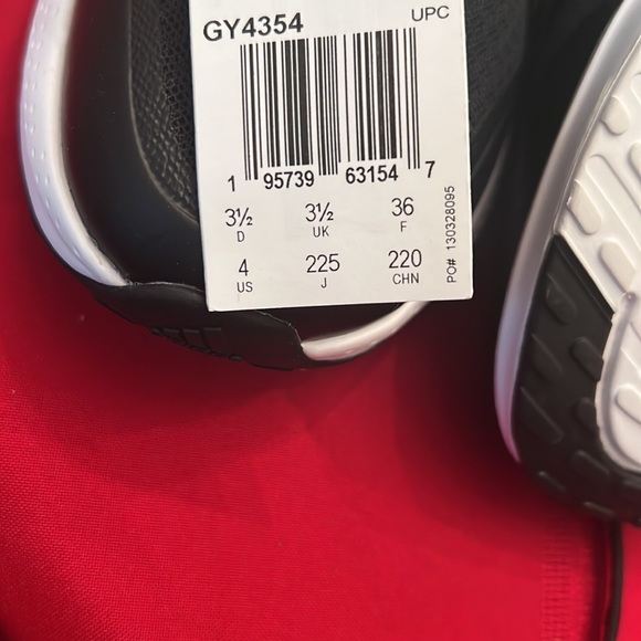 Adidas Bounce Boys shoes size 4 - Picture 3 of 4